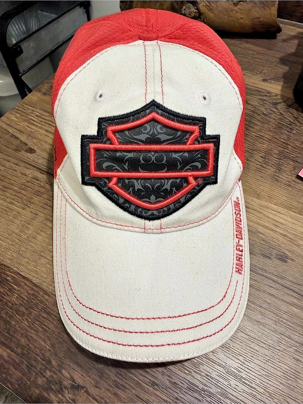 Harley-Davidson Hat in Pink & White Like New